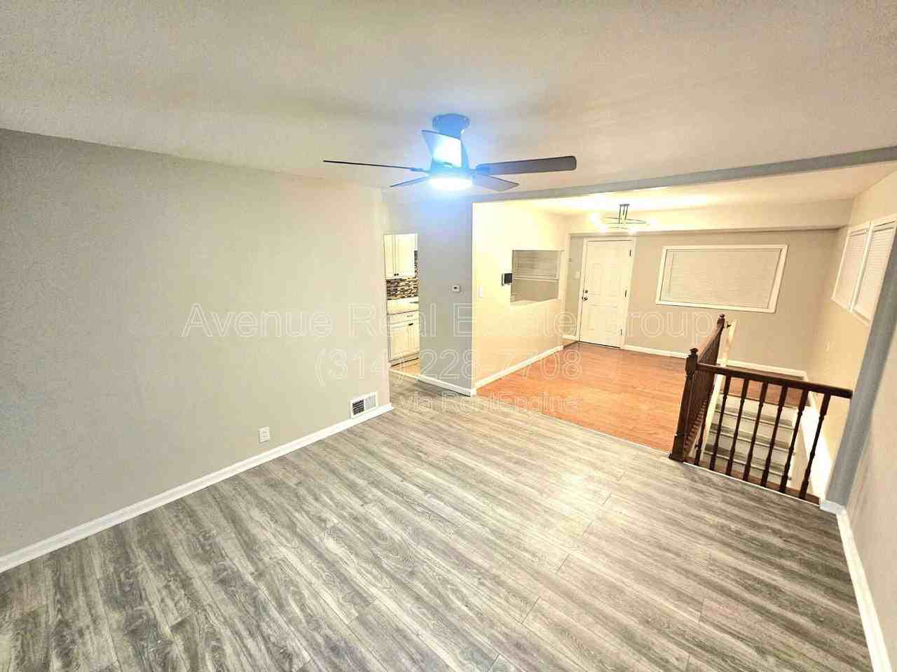 241 Grampian Rd - Photo 3 of 10