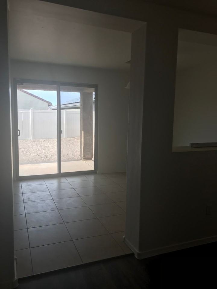 21504 E Independence Way - Photo 4 of 13