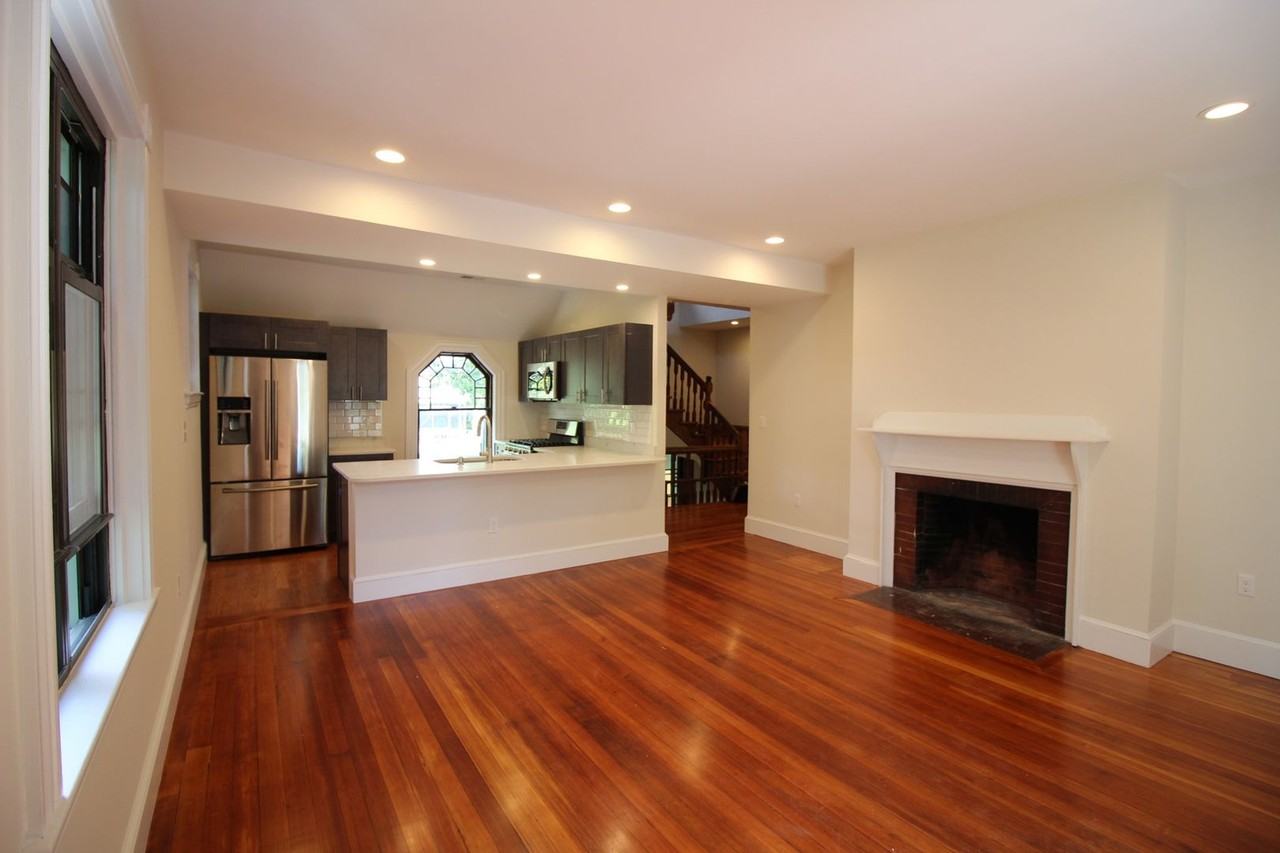 65 Beech Glen St - Photo 2 of 13