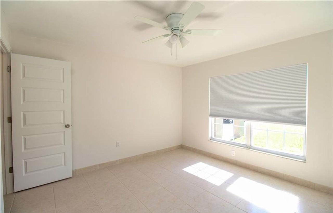 615 108th Ave N - Photo 4 of 39