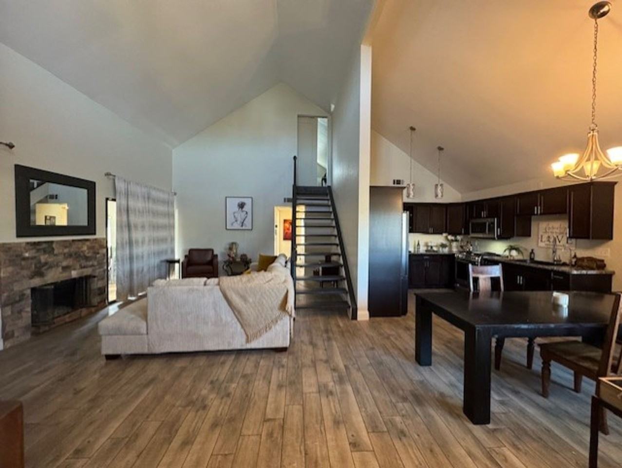 Lark St - Photo 2 of 10