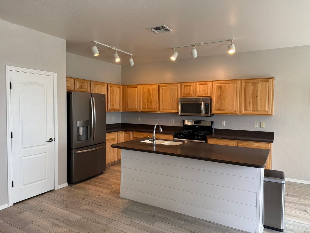 10592 E Rose Hill St - Photo 6 of 29