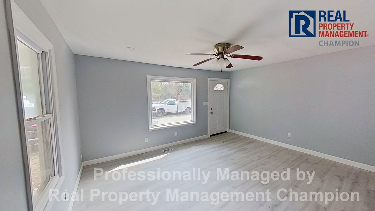 770 Church St - Photo 4 of 23