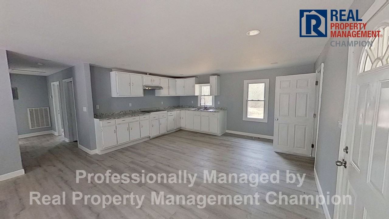 770 Church St - Photo 5 of 23