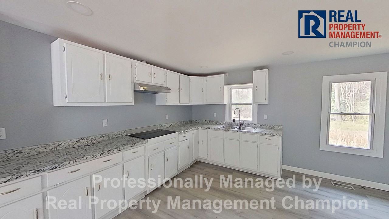 770 Church St - Photo 6 of 23