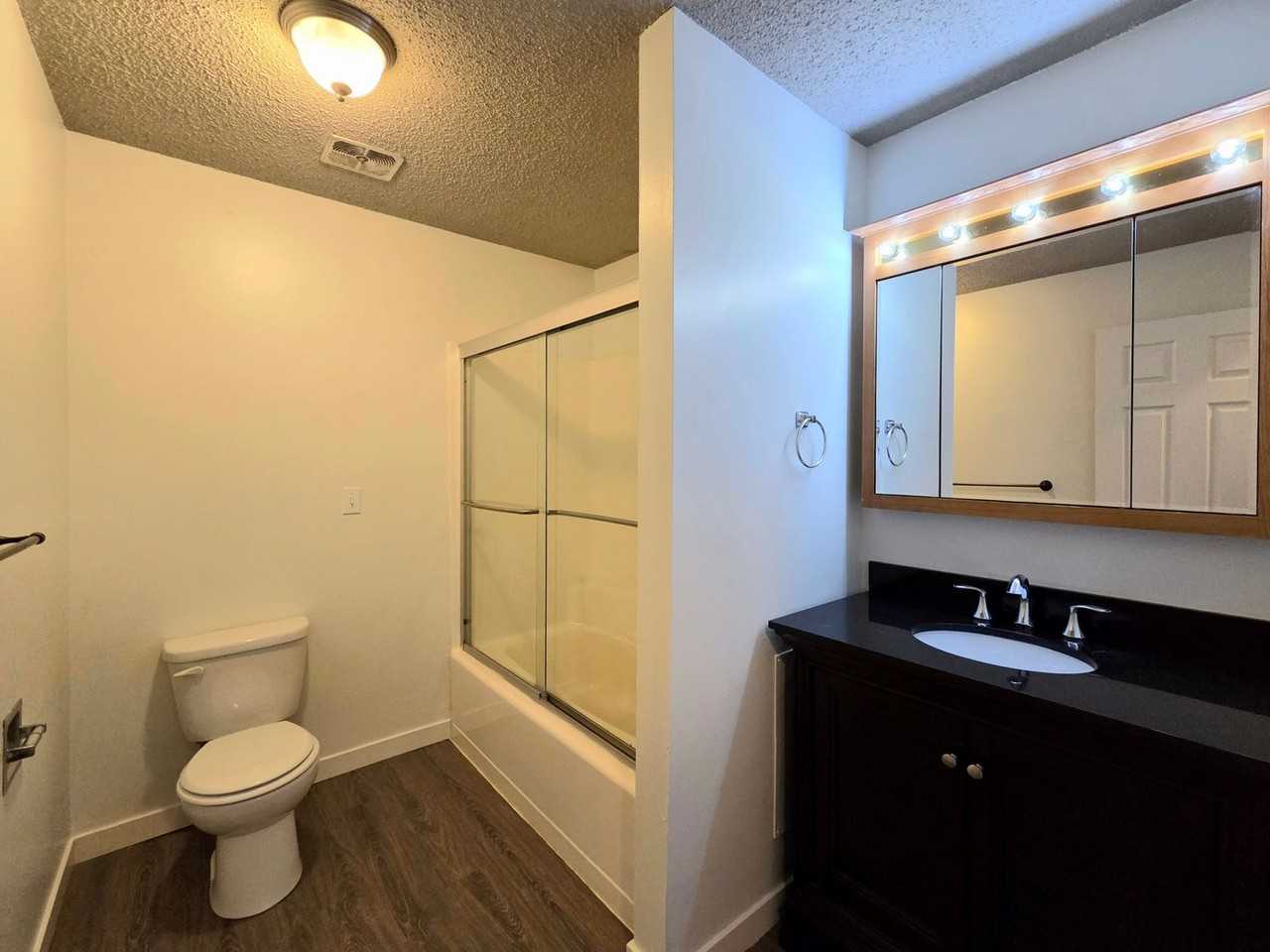 108 S Houston Ave - Photo 4 of 34