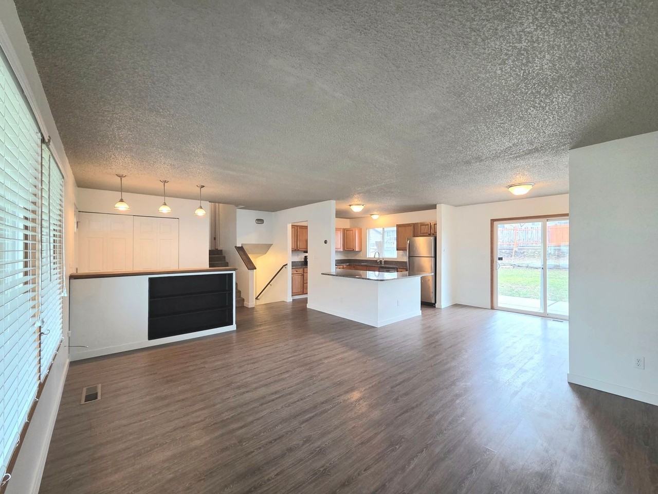 108 S Houston Ave - Photo 5 of 34