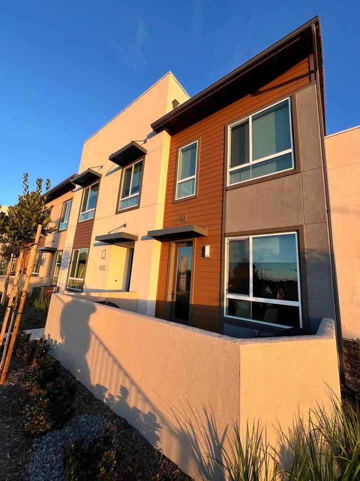 1052 Kendale Way - Photo 2 of 9