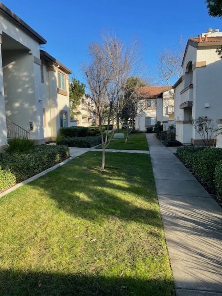 8020 Walerga Rd - Photo 3 of 16