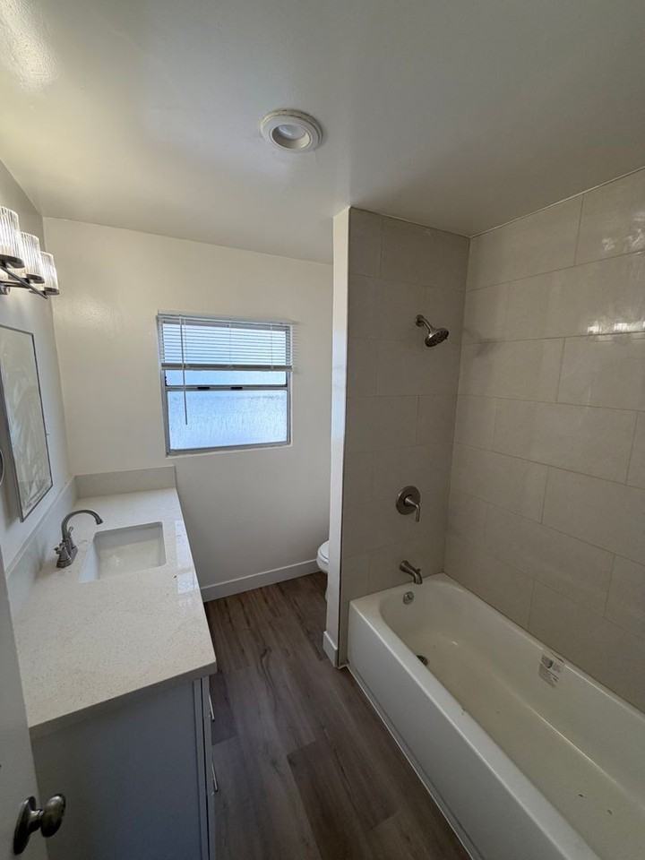 4219 - Photo 5 of 23