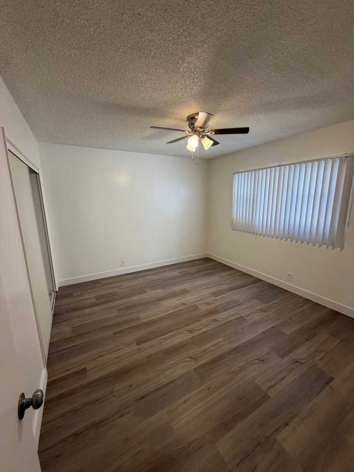 4219 - Photo 6 of 23