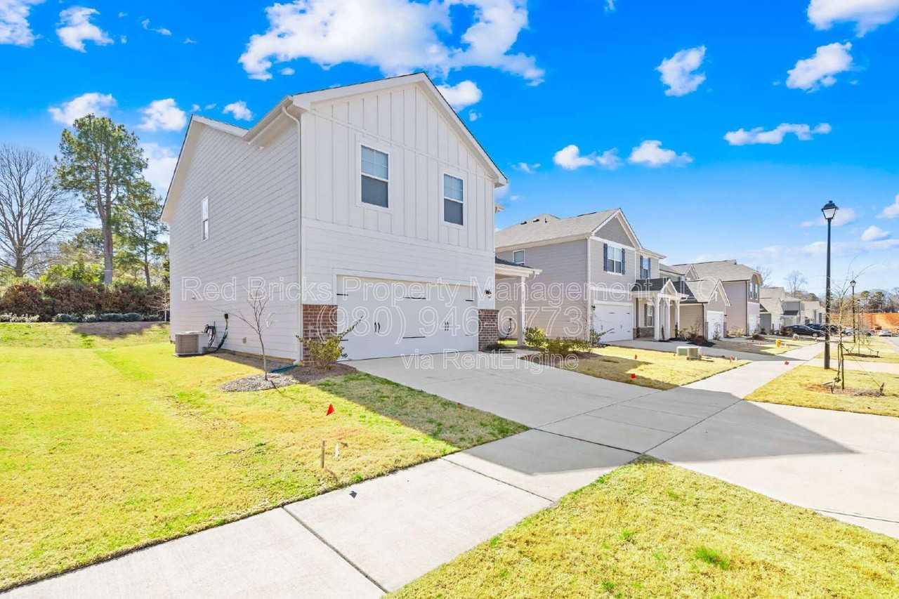 2128 Blue Sky Meadows Dr - Photo 2 of 29