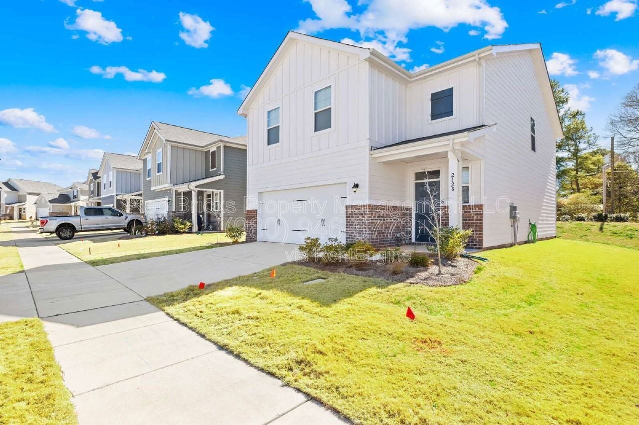 2128 Blue Sky Meadows Dr - Photo 3 of 29