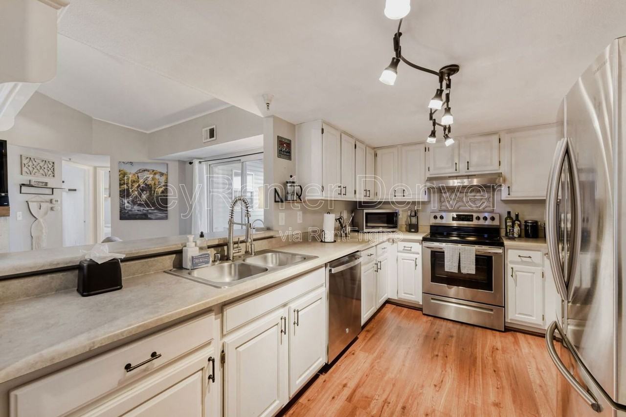 12304 W Cross Dr #302 - Photo 4 of 17