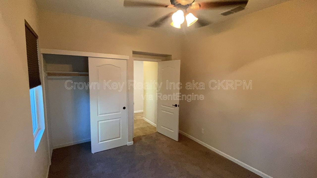 172 W Viola St - Photo 6 of 50