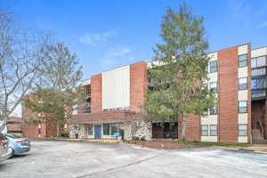 featured image of 590 Sarah Ln #301