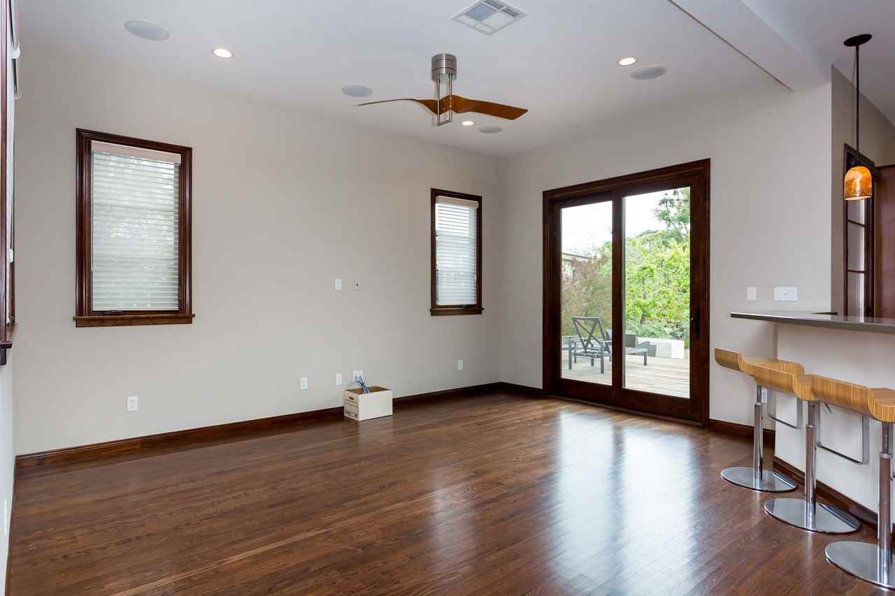 3749 Elliott St - Photo 5 of 36