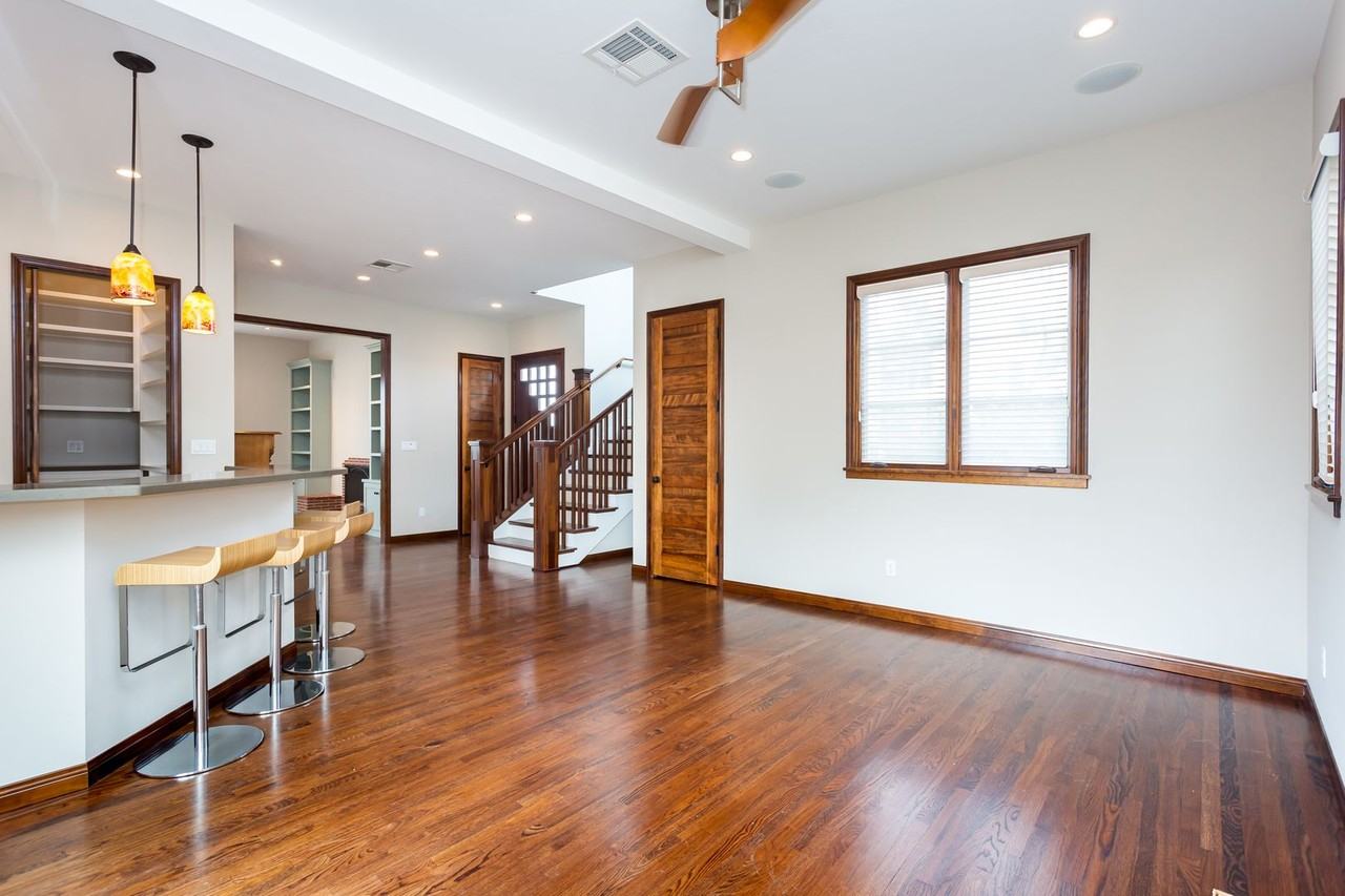 3749 Elliott St - Photo 6 of 36