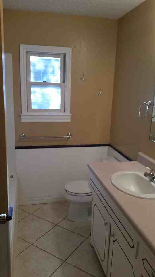 4817 72nd St - Photo 6 of 8