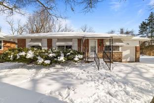 9604 Colony Dr - Photo 1 of 1