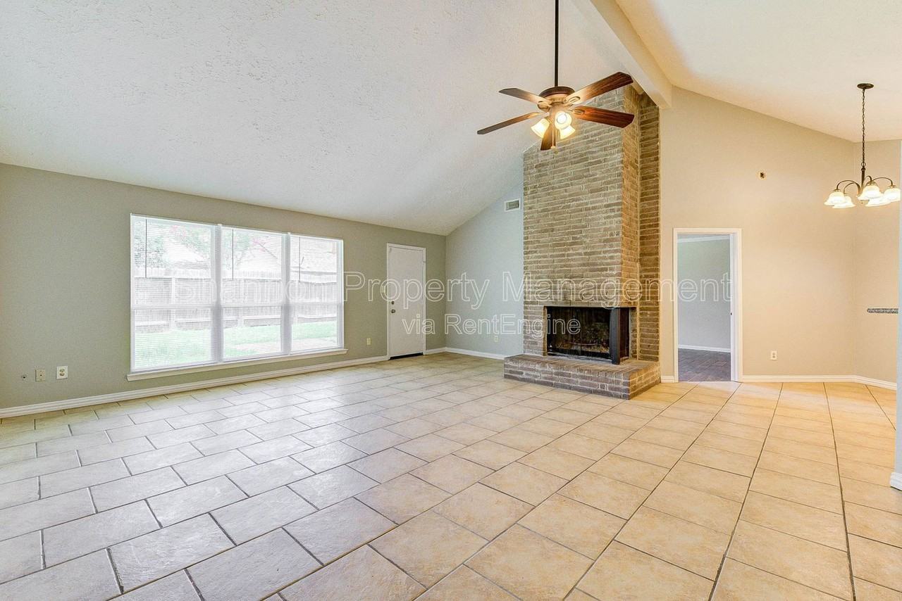 13610 Tara Oak Dr - Photo 4 of 23