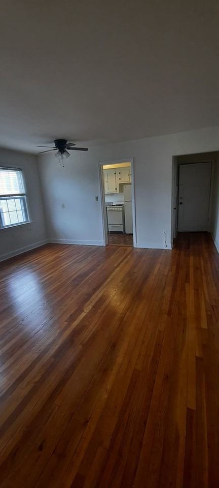 43RD FLATS - Photo 6 of 23