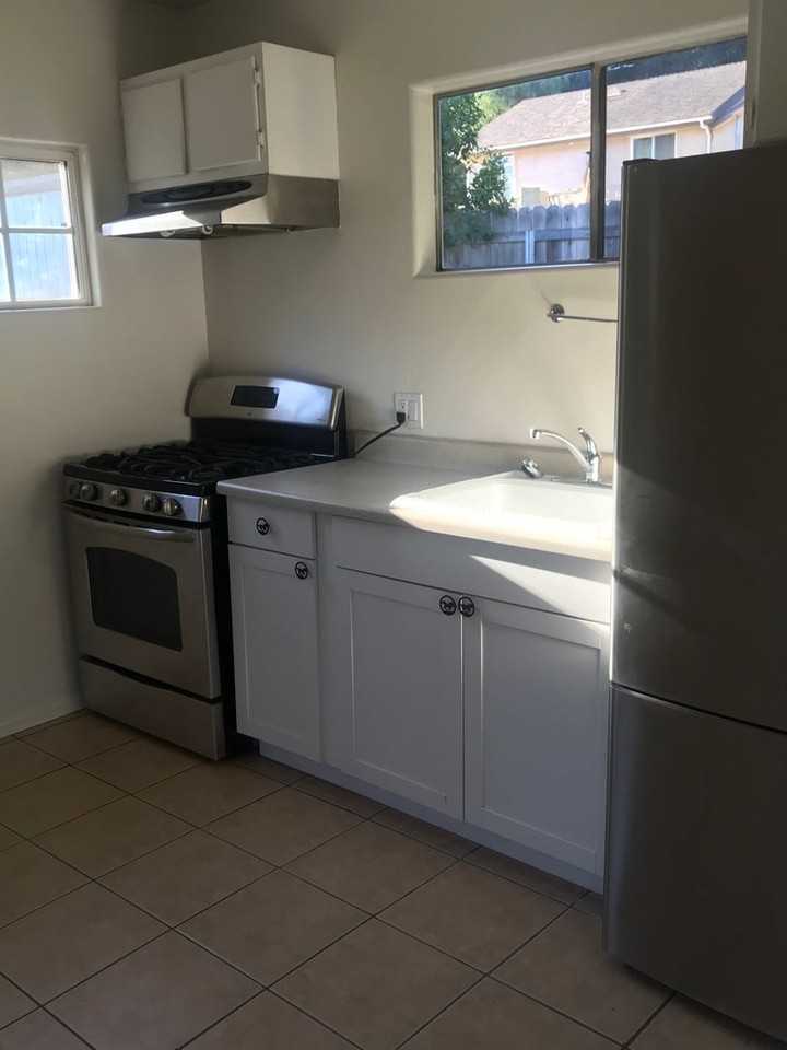 11710 N Ventura Ave #B - Photo 2 of 6