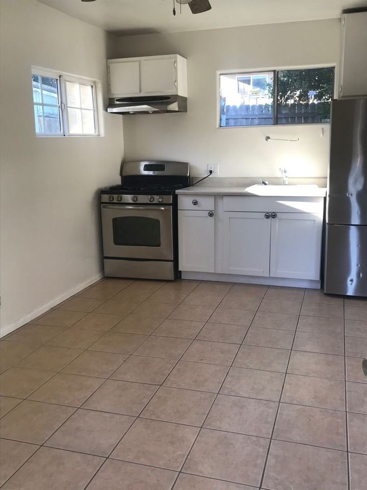 11710 N Ventura Ave #B - Photo 6 of 6