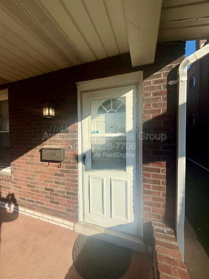 2718 Hampton Ave #2 - Photo 2 of 13