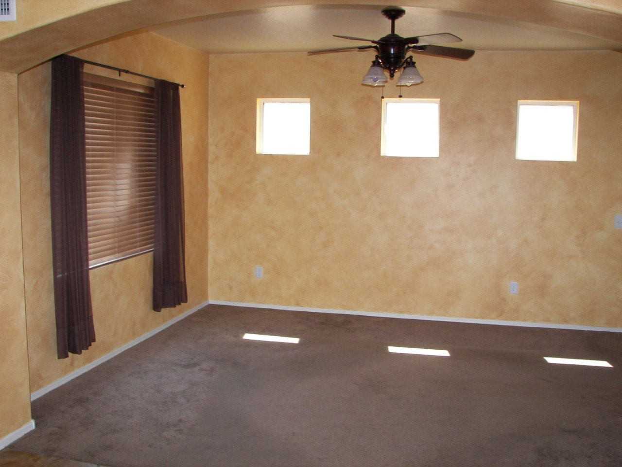 4237 E Windsor Dr - Photo 2 of 6