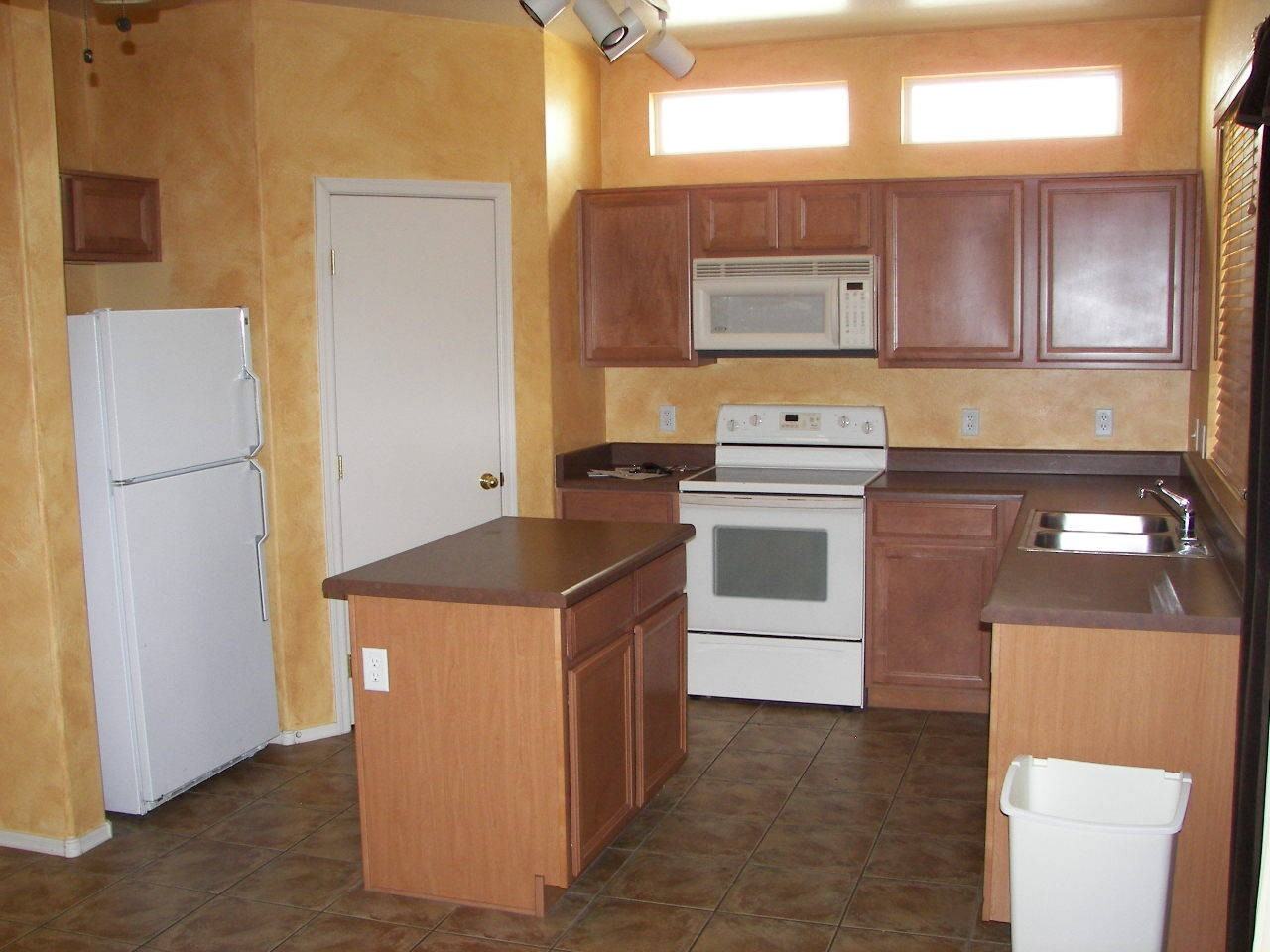 4237 E Windsor Dr - Photo 3 of 6