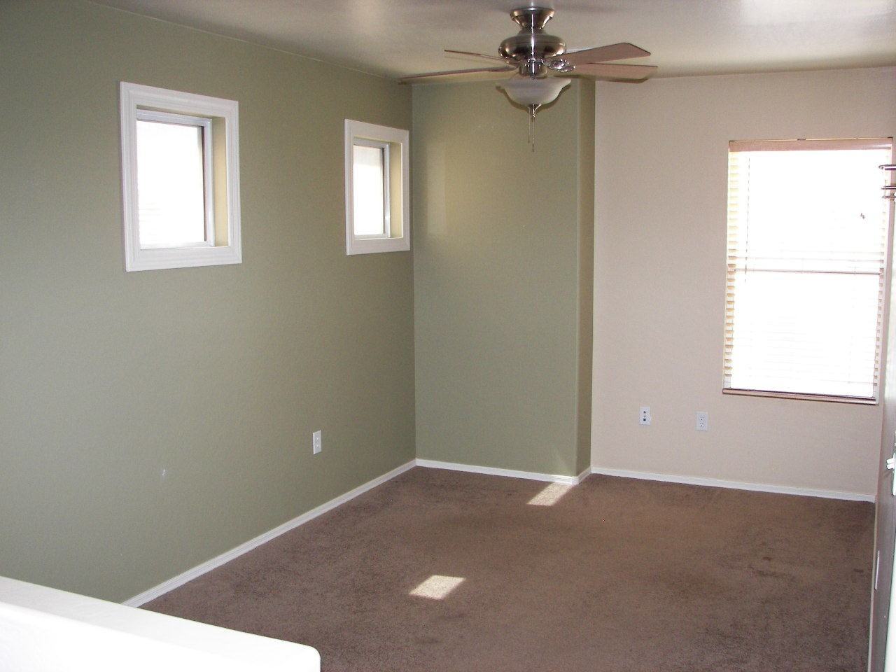 4237 E Windsor Dr - Photo 4 of 6