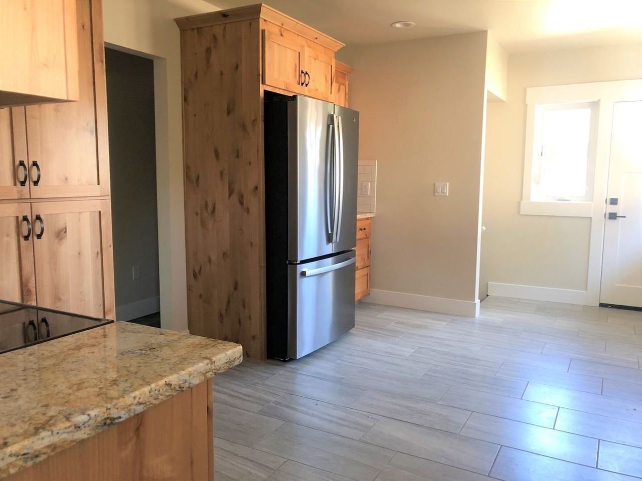 830 W 11th Ave - Photo 4 of 14