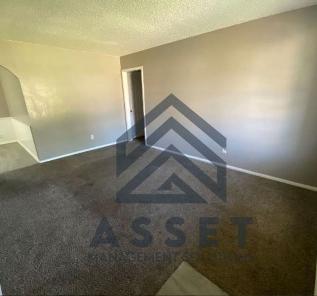 1612 Melinda Ln #RTO - Photo 2 of 15