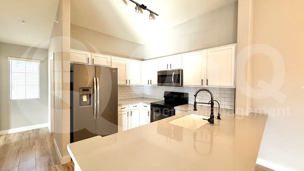 1350 S Greenfield Rd #2009 - Photo 2 of 14