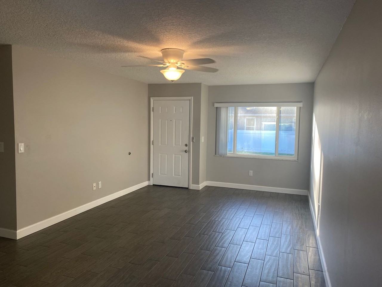 1113 Royal Palm Ave - Photo 3 of 19