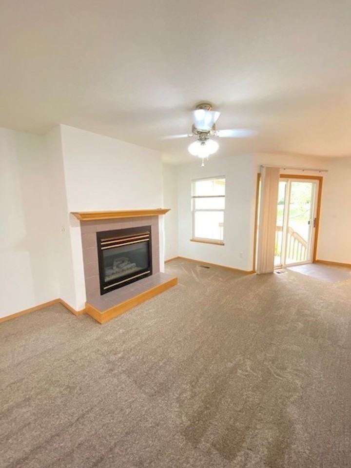 3645 Wild Horse Ct - Photo 4 of 21