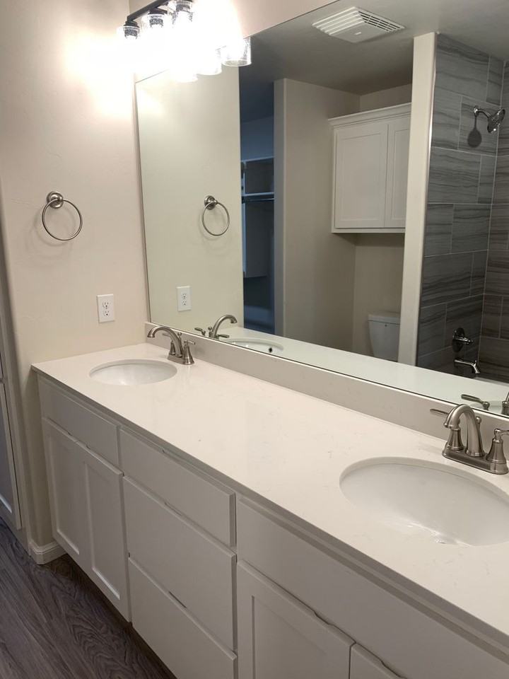 1525 Nw 14th St - Photo 4 of 32