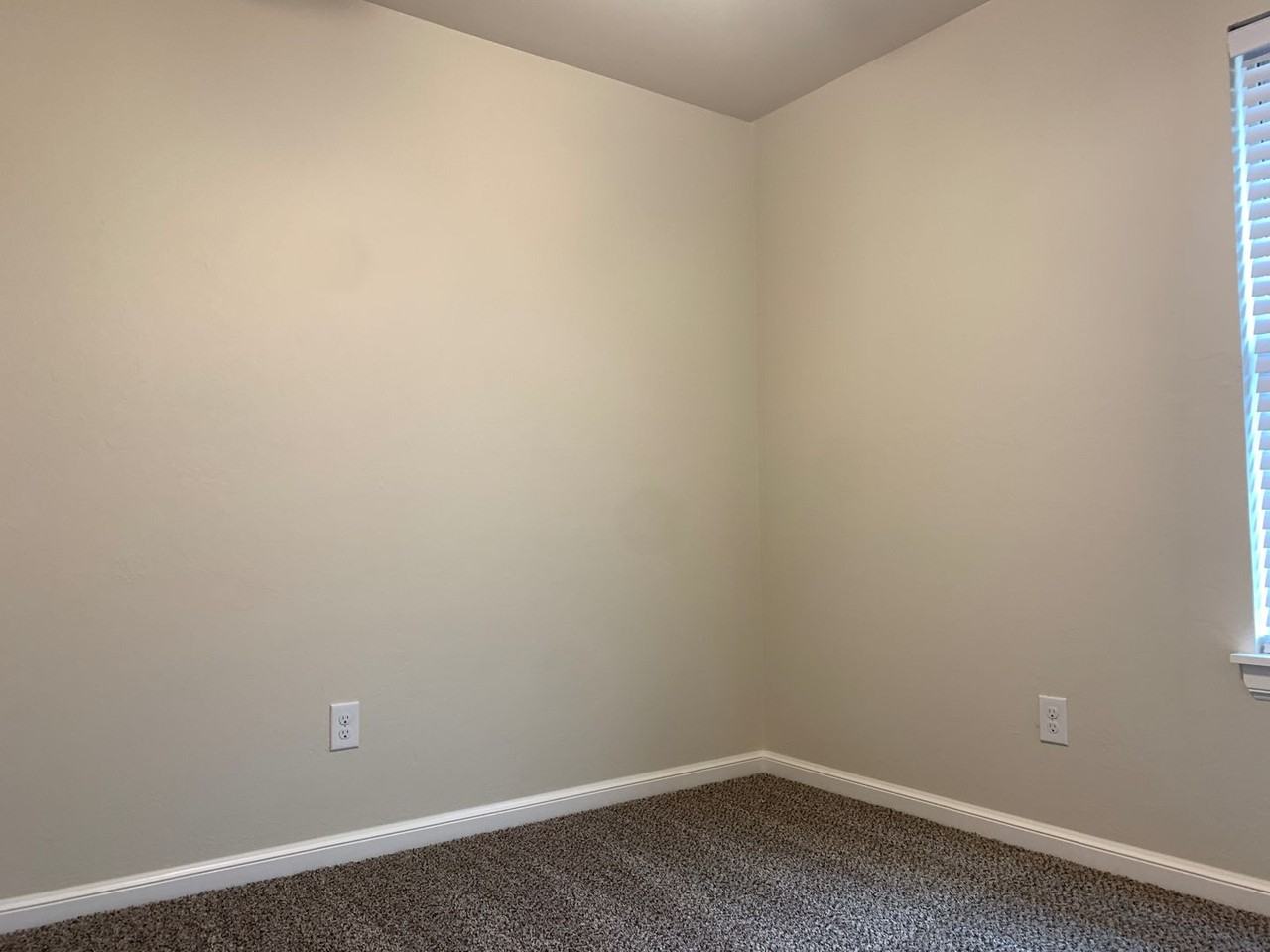 1525 Nw 14th St - Photo 6 of 32