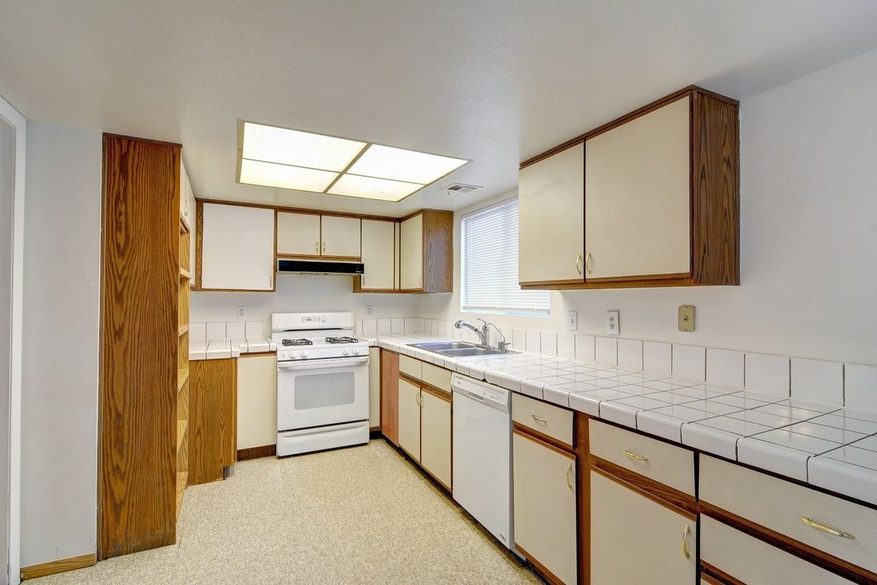 519 Kristin Ln - Photo 4 of 11