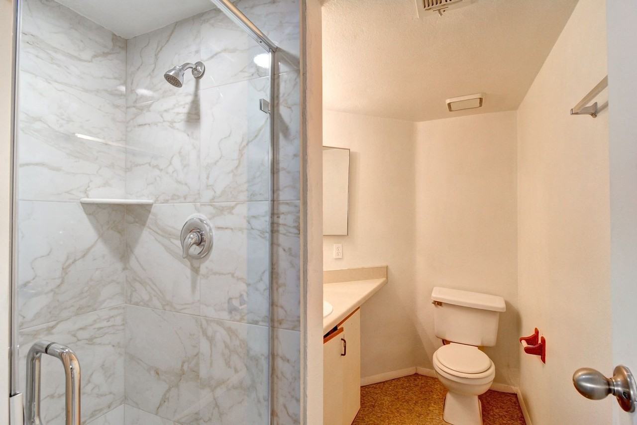 519 Kristin Ln - Photo 5 of 11