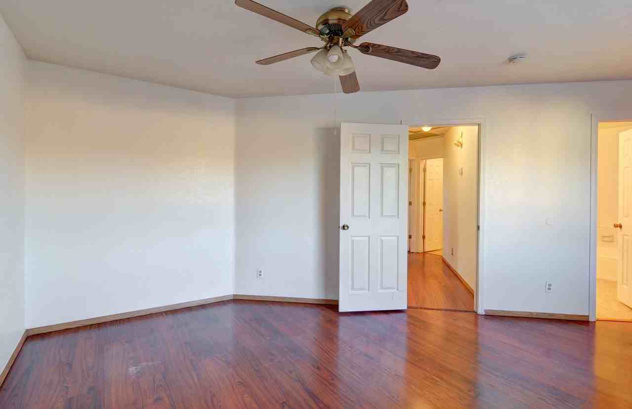 519 Kristin Ln - Photo 7 of 11