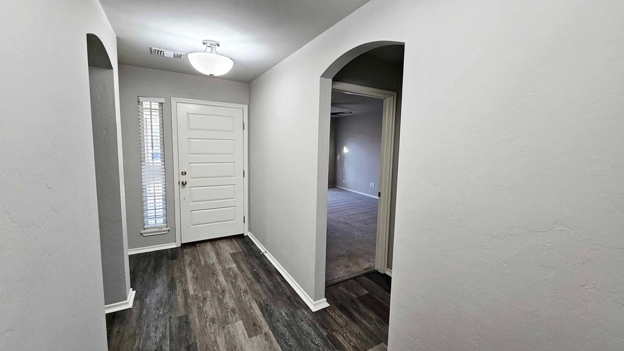 719 Mossy Rd - Photo 3 of 30