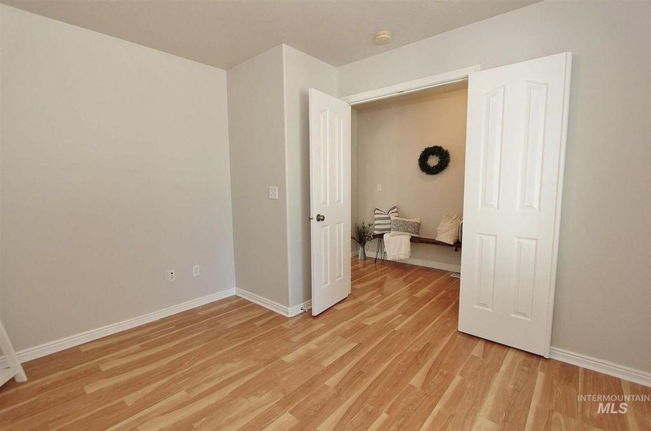 10731 W Florence Dr - Photo 4 of 26