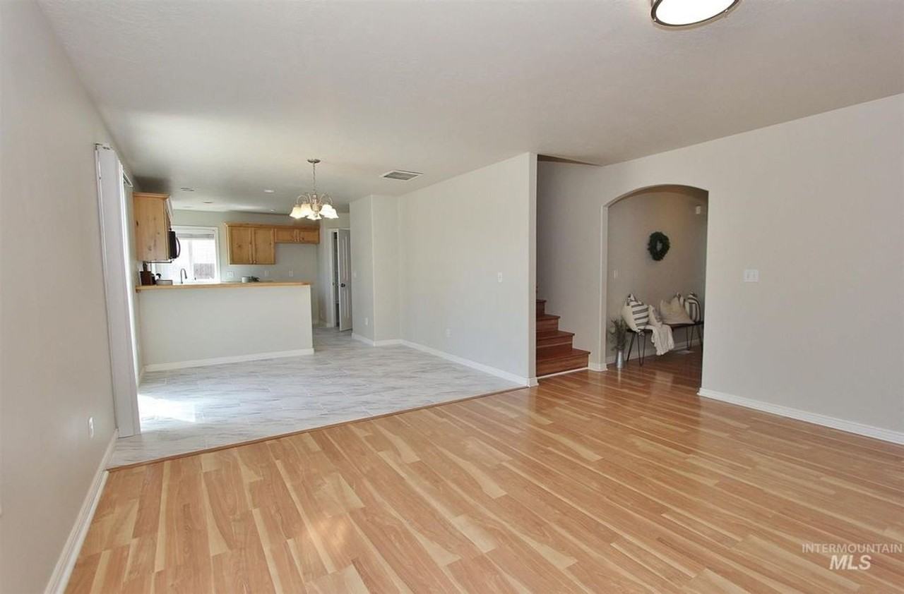 10731 W Florence Dr - Photo 7 of 26