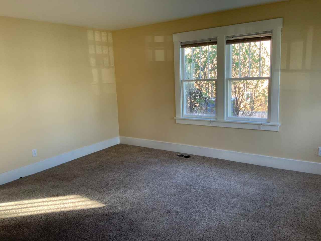 428 Ford St - Photo 4 of 16