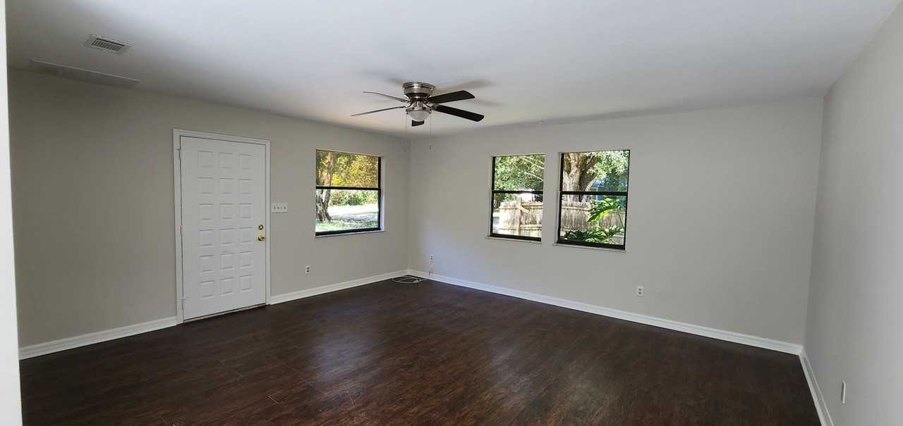 654 29th Ave Sw - Photo 7 of 21