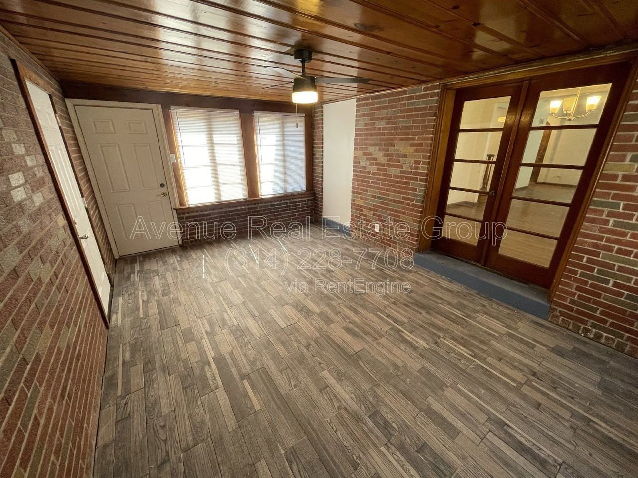 2944 Moniteau Dr - Photo 5 of 45