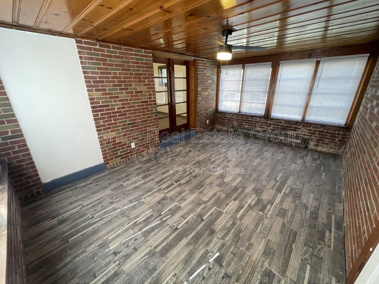 2944 Moniteau Dr - Photo 6 of 45