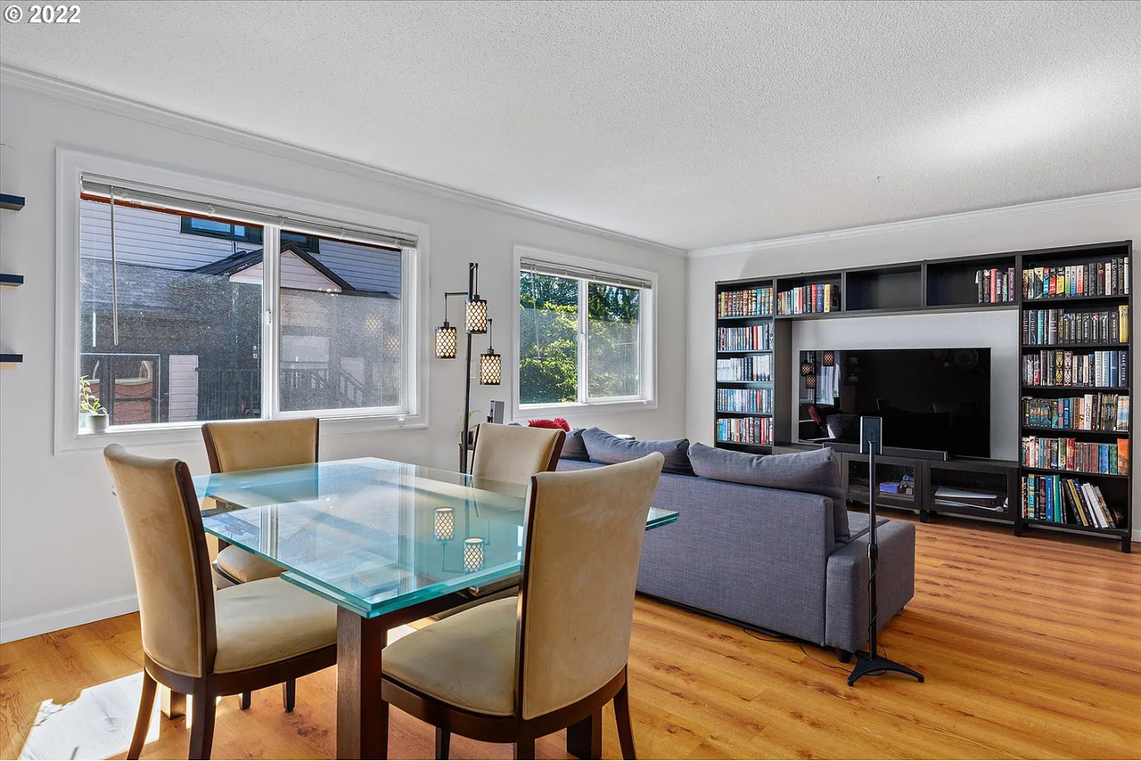 2159 Ne Weidler St - Photo 6 of 34